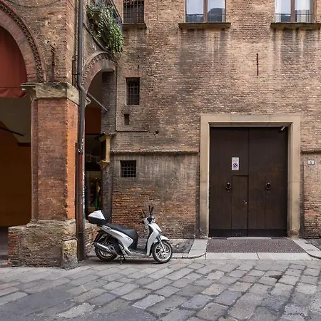 Apartment Castiglione, Palazzo Pepoli 2