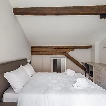 Castiglione, Palazzo Pepoli 2 Apartment