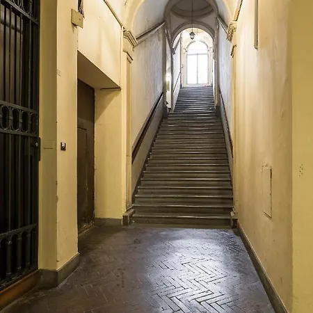 Castiglione, Palazzo Pepoli 2 *